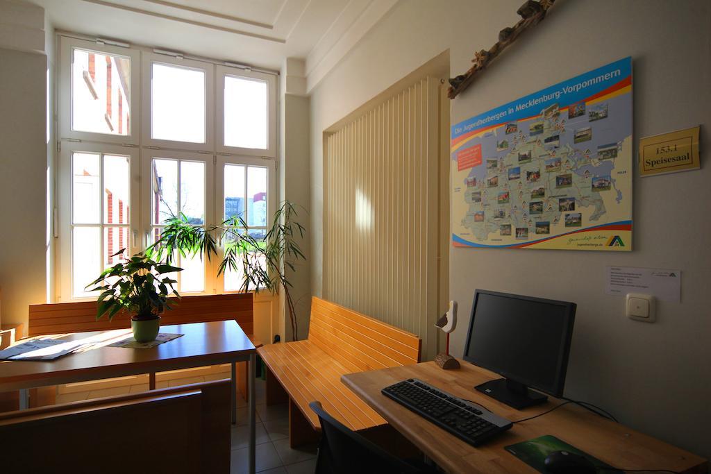 Djh Jugendherberge Wismar Exterior photo